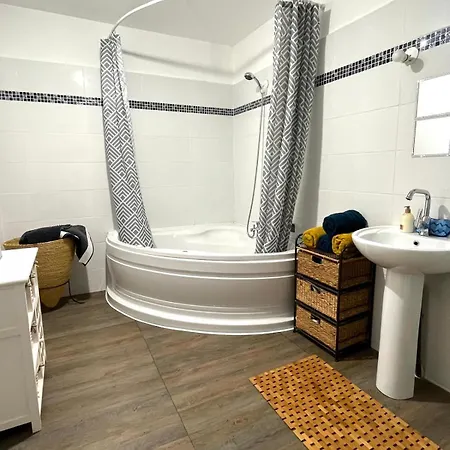 Maison Spacieuse Holiday home Reventin-Vaugris